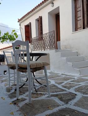 George's house samos in Pagondas