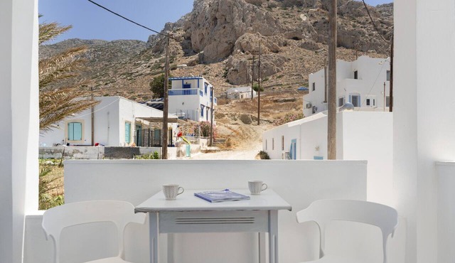 Giavasi seaside finiki 3 Apartment with Sea View, Wi-Fi, and Air Conditioning