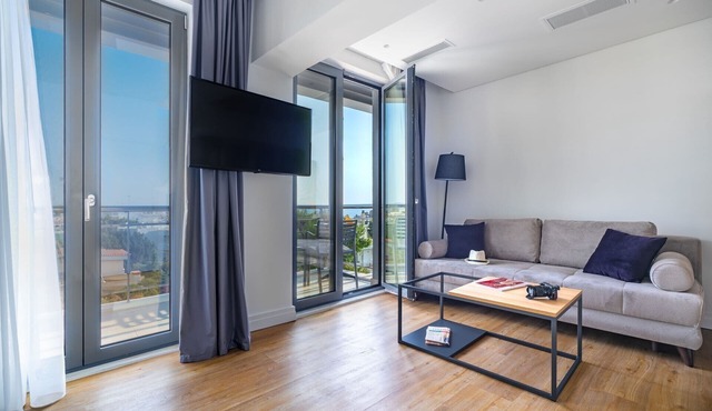 Glyfada Riviera Hotel in Glyfada