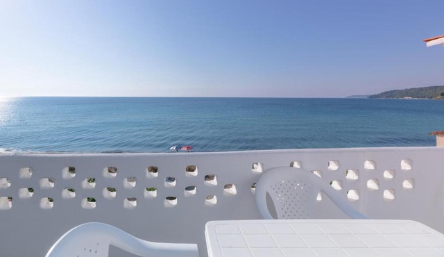 Golden sunset beach house in Kassandra