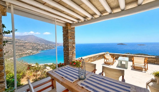 "GOLDEN SUNSET VILLA" 3-BDR, Breathtaking Views in Batsi