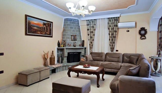 Grand Group Suite in Vlorë