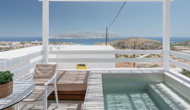 Grand Suite with Private Pool and Seaview