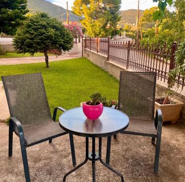 Great apartment with a nice yard