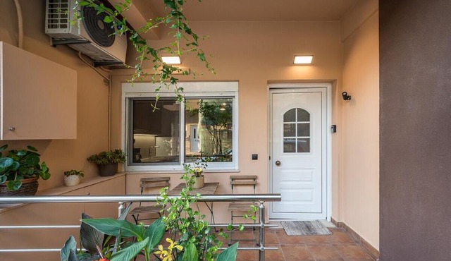 Herophile apartment close to airport & city center in Néa Alikarnassós
