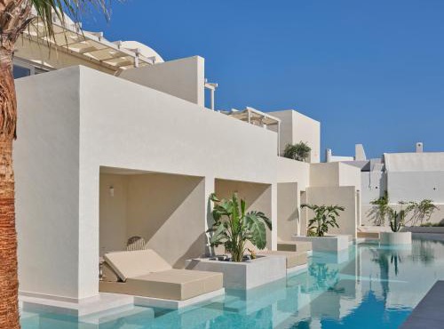 Heyday Luxury Suites in Perissa