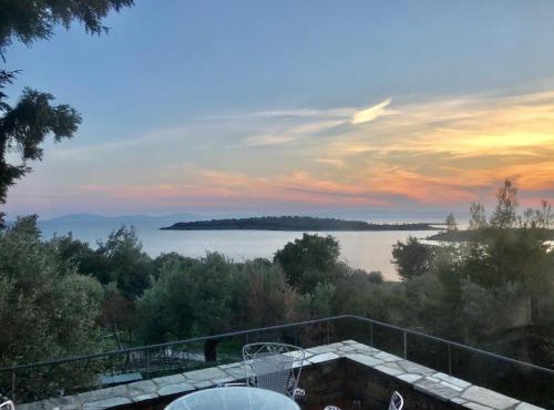 Hidden Gem Sithonia in Metókhion Ayías Kiriakís