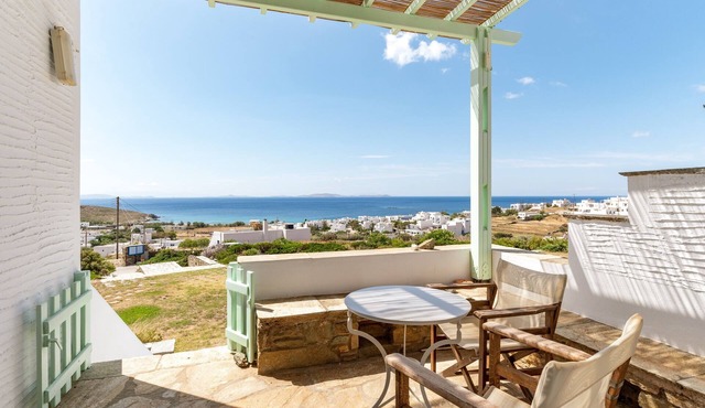 Holiday Home 'Anemologio 102 Tinos' with Sea View, Wi-Fi and Air Conditioning