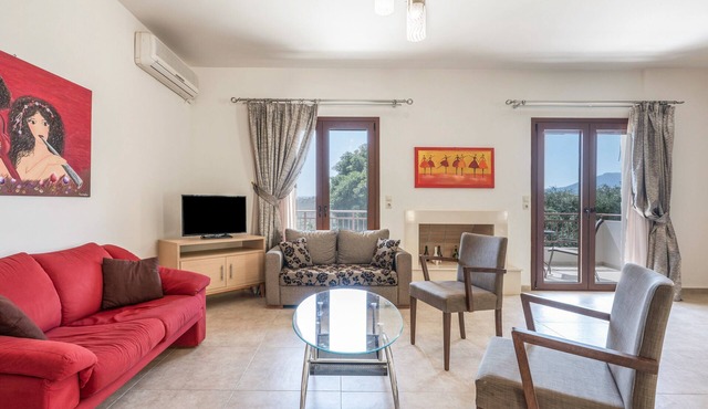 Holiday Home 'Ariadni's Maisonette' with Mountain View, Wi-Fi and Air Conditioning in Giofirakia