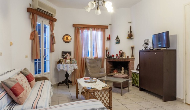 Holiday Home 'Charmante' with Mountain View, Wi-Fi and Air Conditioning