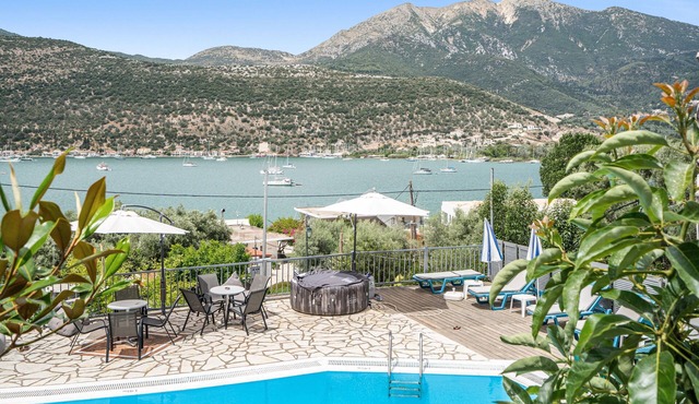 Holiday Home 'Villa 2' with Sea View, Wi-Fi and Air Conditioning