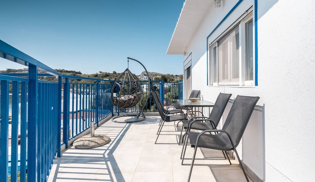 Holiday Home 'Yamas Luxury House' with Sea View, Wi-Fi and Air Conditioning