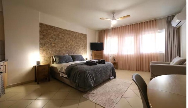 Home4U apt2, just 8Km from airport in Markopoulo