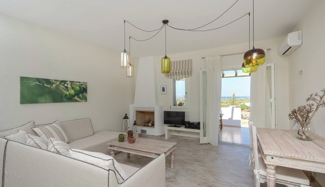 Homerez - Villa in Naxos, sea and mountain view