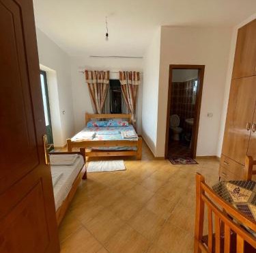 Hotel Bora in Gostimë