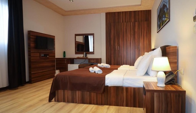 Hotel Semitronix in Peje