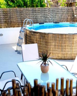 IKARUS apartment with courtyard & pool in Chania in Stérnai