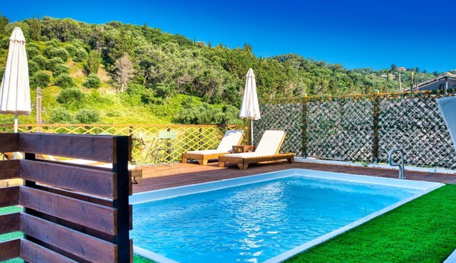 Indemela Corfu Lodge with Pool in Karousádes