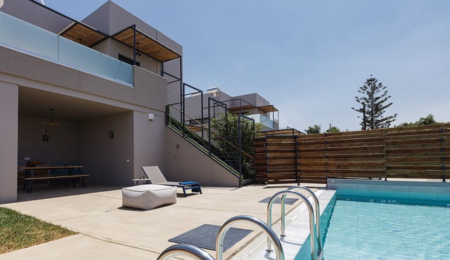 Iron Rea Home, the art of living!Walking distance to amenities! in Rethymno