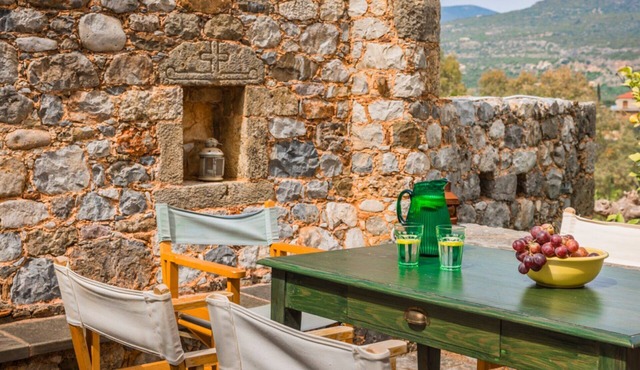 ISholidays Kardamyli The tower house