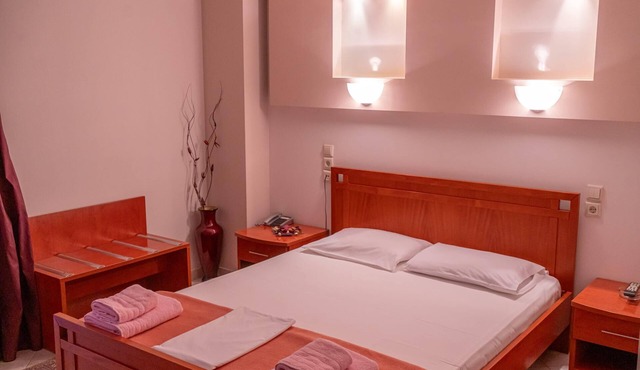 Jayne’s Rooms - Elassona View Central Getaway in Elassona