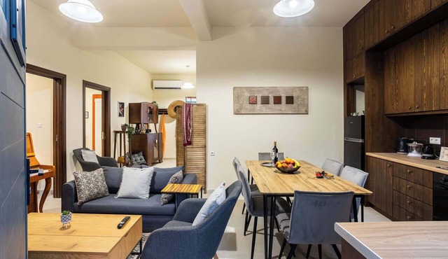 Jeannette's Seaside Getaway - Kalamata Urban Gem in Kalamata