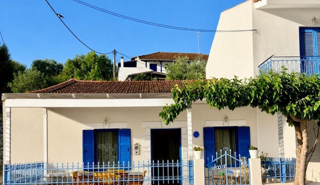 Joanna Seaside House in Vathi