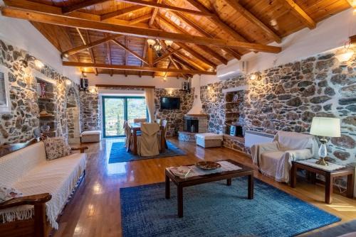 Kamara House in Tyros