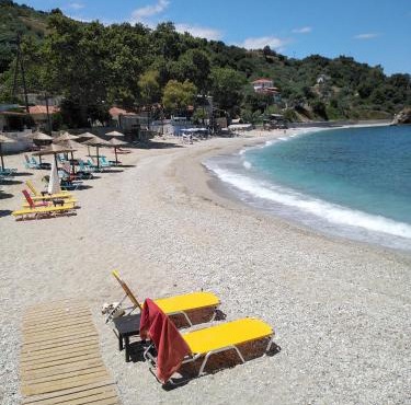 Kamari Beach guest house in Keramídhion