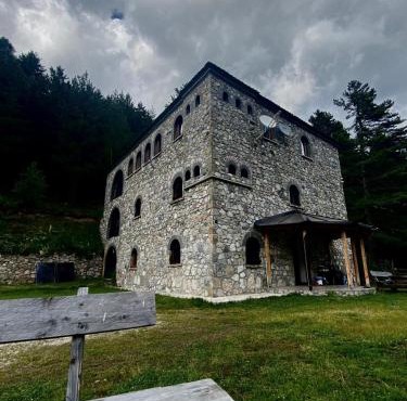 Kulla Guest House in Peje