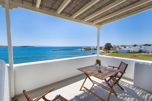 La Mer Seaside Apartments in Drios
