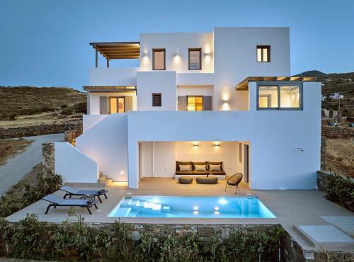 Lefkes Breeze in Lefkes