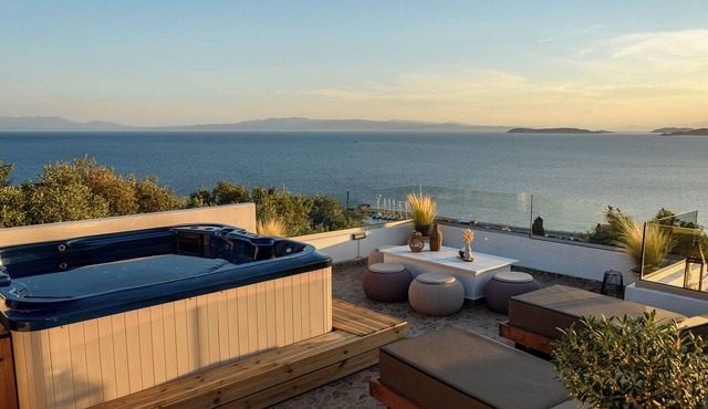 LemonTree Villa,with Panoramic Aegean Views Rooftop Jacuzzi and Yoga Garden