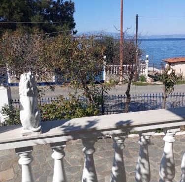 Leon mare villa in Skala Kallirachis