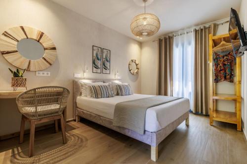 Limnonari Double room in Skopelos Town