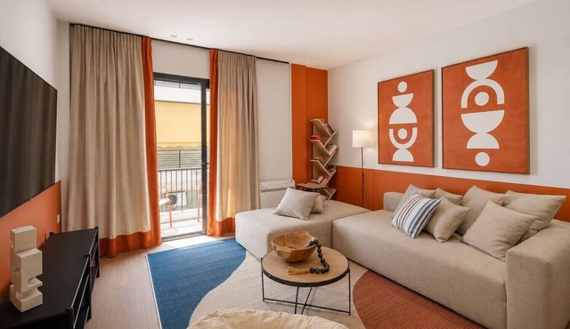 LIV - Upscale Athenian Apartment 3B