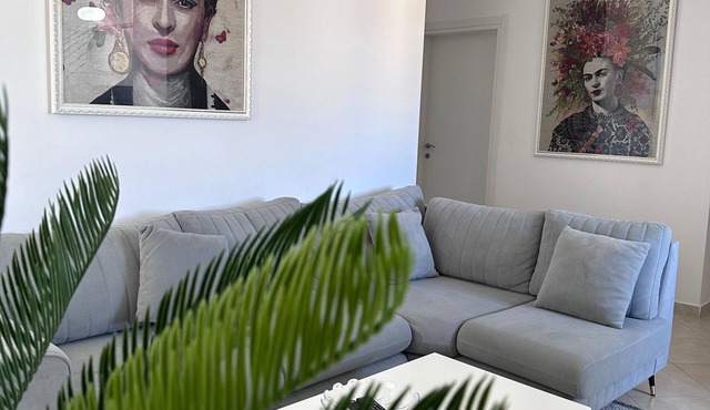 Lungo Mare Apartment +free Parking in Vlorë