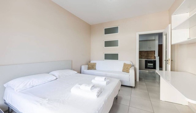 Lungomare Cozy Studio by PikHost in Vlorë