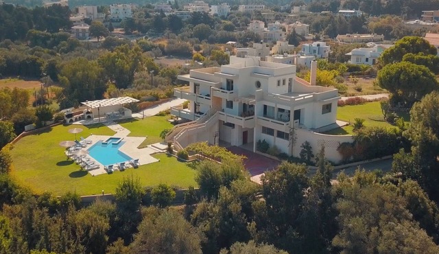 Luxuriöse, geräumige, private Villa mit sechs Schlafzimmern by Interhome in Faliraki