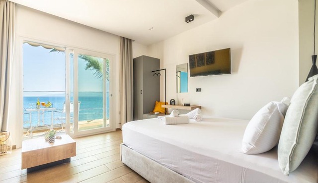 Luxury SeaSide Suites in Hersonissos