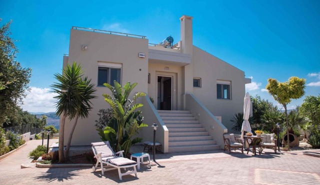 Luxury Villa Marilena in Epáno Váthia