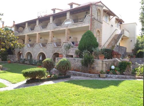 Maini Studios in Stoupa