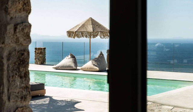Makani 3.Junior Suite with Pool View in Mykonos