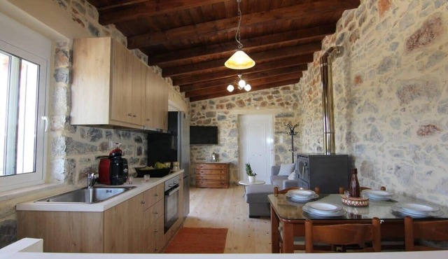 Malia Stone Residence - Secluded Cozy Retreat in Γωνιές