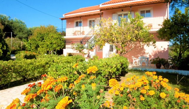 Maria's Paradise in Astrakeri