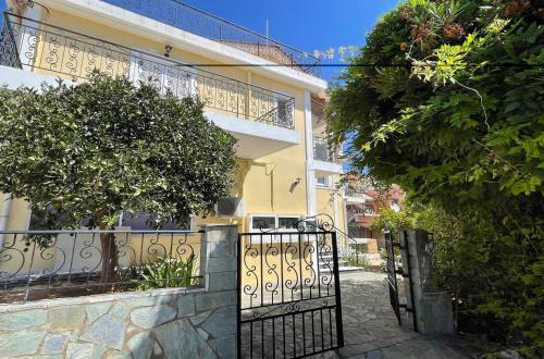 Mariannis Studios in Skala