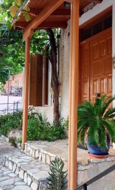 Maroudas Traditional Guest House in Vathi