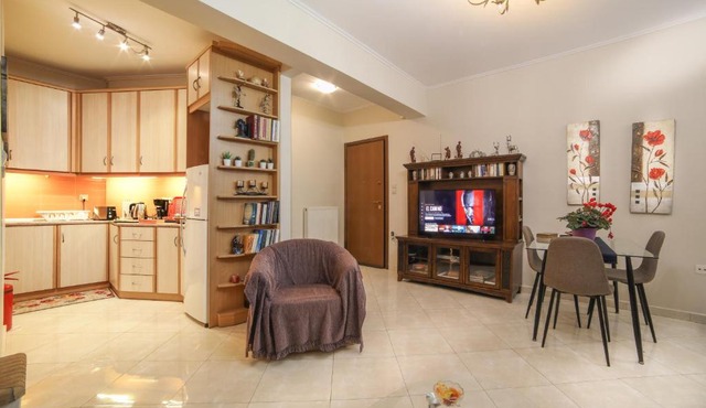 Mary's House Apartment 10 min from Athens Airport in Markopoulo