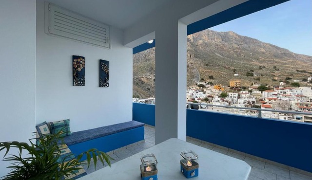 Mediterranean Dolphin Guest House in Paránimfoi