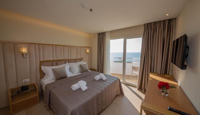 Merar Hotel in Golem
